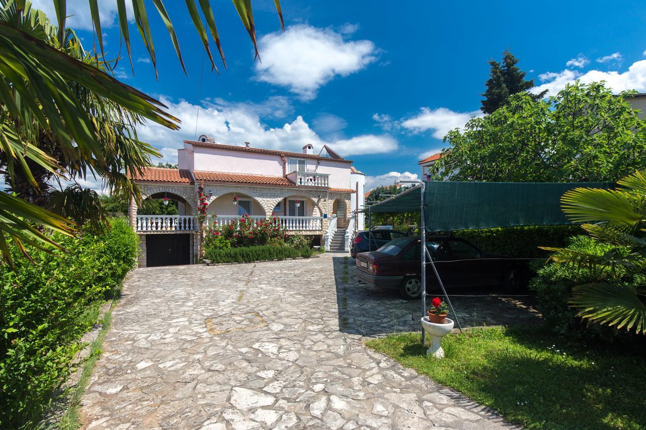 Apartments Pavic Malinska Εξωτερικό φωτογραφία