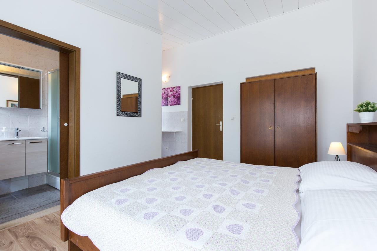 Apartments Pavic Malinska Εξωτερικό φωτογραφία